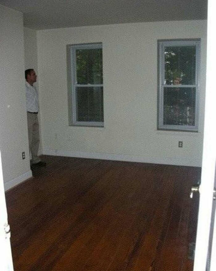 “The Unquestionable Futility Of Existence?”: 79 Of The Wildest Real Estate Listings That Made It To The Market (New Pics)