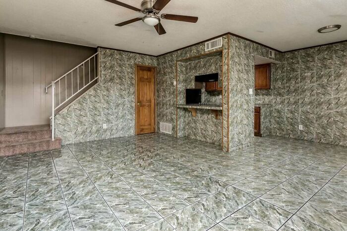 “The Unquestionable Futility Of Existence?”: 79 Of The Wildest Real Estate Listings That Made It To The Market (New Pics)