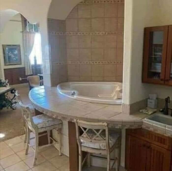 “The Unquestionable Futility Of Existence?”: 79 Of The Wildest Real Estate Listings That Made It To The Market (New Pics)