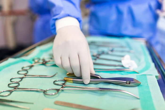 Surgeon Has Bizarre Excuse For Fatally Removing The Wrong Organ From Patient