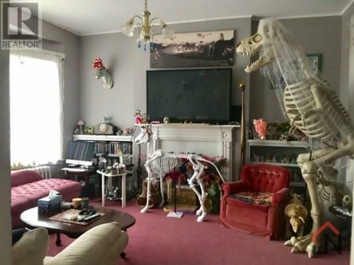 “The Unquestionable Futility Of Existence?”: 79 Of The Wildest Real Estate Listings That Made It To The Market (New Pics)