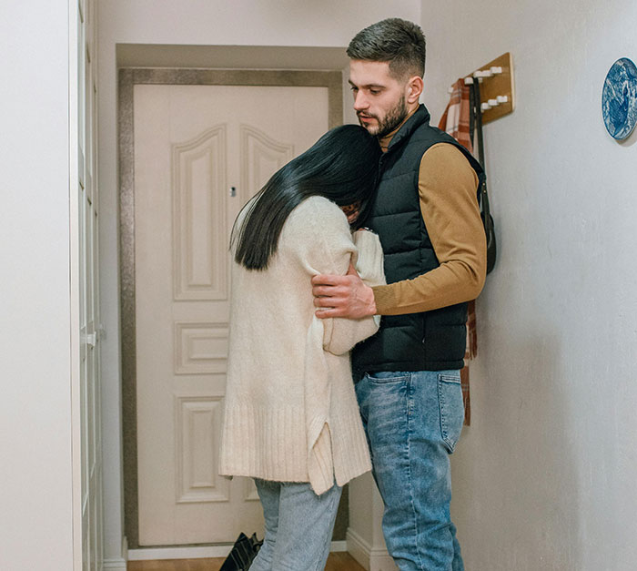 &ldquo;My Stalker Won&rsquo;t Bother Me Again&rdquo;: Wife&rsquo;s Chilling Realization About Her Late MIL Leaves Husband Devastated