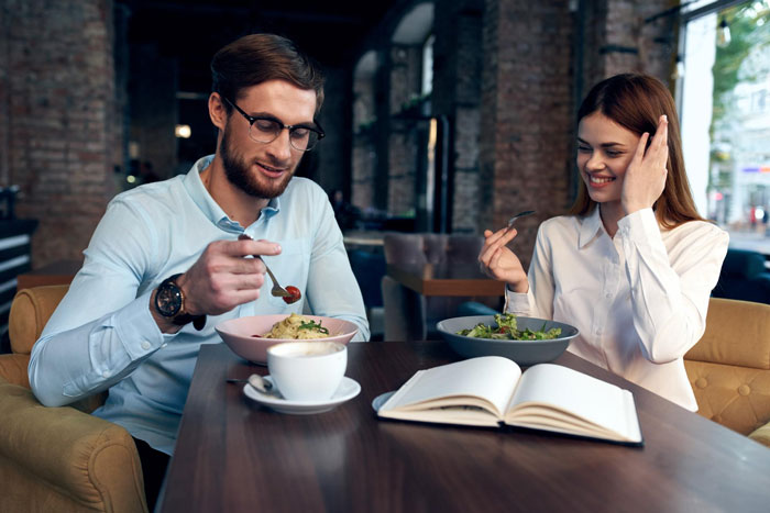 Friendly Work Lunch Turns Awkward After Marriage Reveal, Husband Suspects Hidden Motives Friendly Work Lunch Turns Awkward After Marriage Reveal, Husband Suspects Hidden Motives
