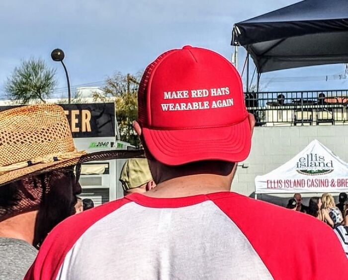30 Tiny Red Flags That People Say Reveal More About Someone Than You&rsquo;d Expect