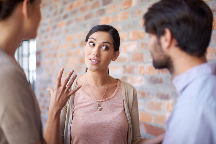 30 Tiny Red Flags That People Say Reveal More About Someone Than You&rsquo;d Expect