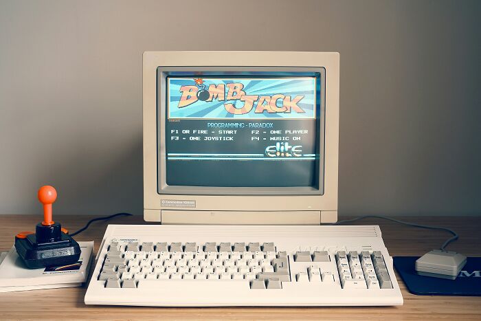 75 &ldquo;Normal&rdquo; Things That Made Life In The 2000s Better Before Everything Became A Subscription