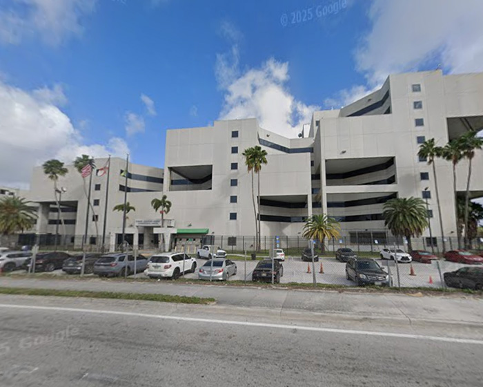 Police Issue Chilling Warning After Instagram DMs Allegedly Lured Man To Woman’s Apartment In Disturbing Case Police Issue Chilling Warning After Instagram DMs Allegedly Lured Man To Woman’s Apartment In Disturbing Case