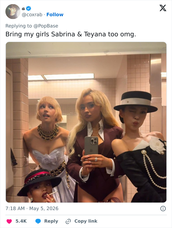 “Yikes”: This Year&rsquo;s Met Gala Bathroom Selfie Is Going Viral For All The Wrong Reasons
