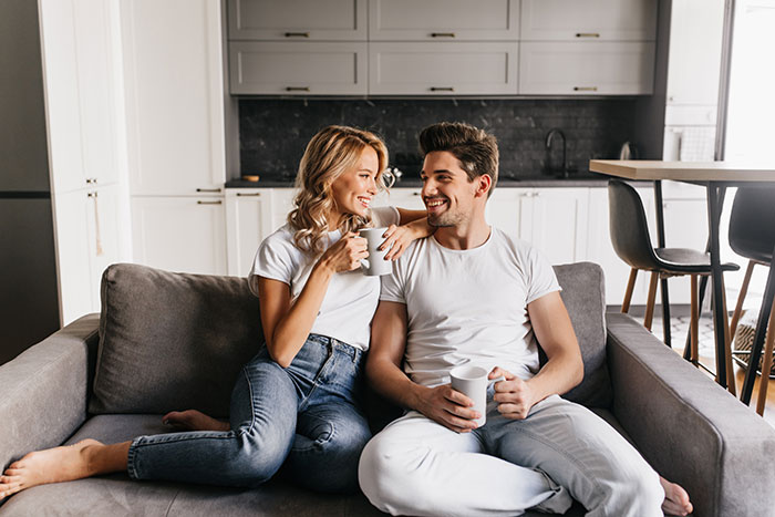 Guests Push Back On Couple’s Division Of Labor, Wife Cries After Hearing What Alpha Husband Said Guests Push Back On Couple’s Division Of Labor, Wife Cries After Hearing What Alpha Husband Said