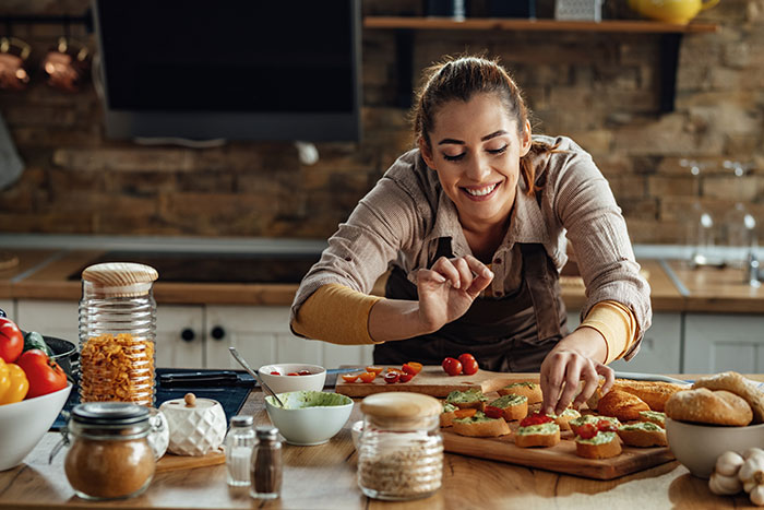 Guests Push Back On Couple’s Division Of Labor, Wife Cries After Hearing What Alpha Husband Said Guests Push Back On Couple’s Division Of Labor, Wife Cries After Hearing What Alpha Husband Said