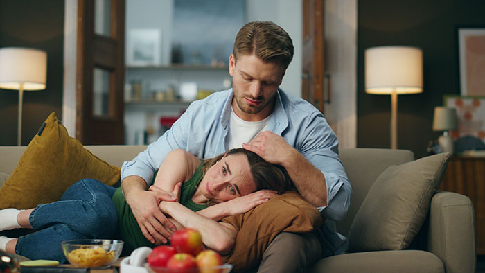 Guests Push Back On Couple’s Division Of Labor, Wife Cries After Hearing What Alpha Husband Said Guests Push Back On Couple’s Division Of Labor, Wife Cries After Hearing What Alpha Husband Said