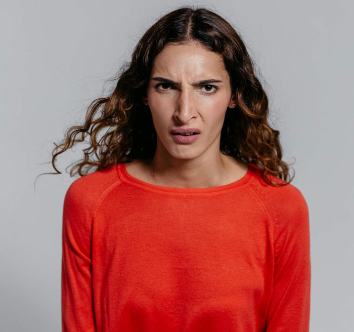 Woman Insults Man On A Plane, He Makes Sure She Regrets It For The Next 4 Hours