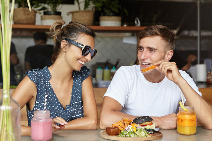 38 Heartbroken People Share The Messiest, Saddest, And Most Unforgettable Breakups Of Their Lives