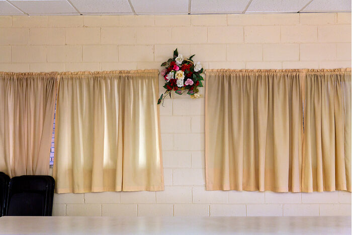 20 Powerful Photos By Mexican Artist Olivia Vivanco That Tell Stories Of Migration Through Empty Spaces