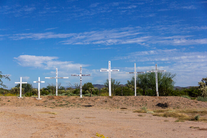 20 Powerful Photos By Mexican Artist Olivia Vivanco That Tell Stories Of Migration Through Empty Spaces