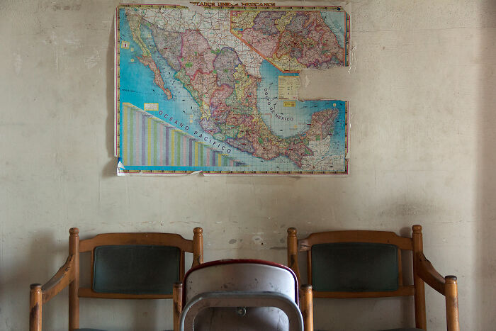 20 Powerful Photos By Mexican Artist Olivia Vivanco That Tell Stories Of Migration Through Empty Spaces