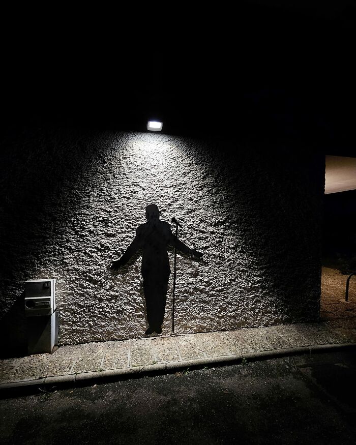 This Artist Turns Cracks And Broken Walls Into Art, 40 Clever Street Interventions By Oakoak (New Pics)