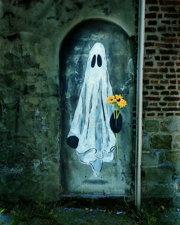 This Artist Turns Cracks And Broken Walls Into Art, 40 Clever Street Interventions By Oakoak (New Pics)