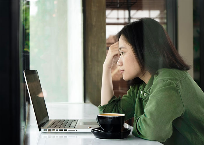 Boss Rates Hard-Working Employee 1 Out Of 5 For No Reason, Suffers From Petty Revenge For A Year