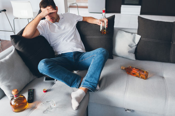 Guy Walks In On GF And His Bro During Son&rsquo;s Party, Wonders If He Just Went From &ldquo;Dad&rdquo; To &ldquo;Uncle&rdquo;