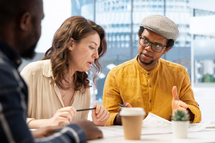 43 Wild Encounters With People Who Thought Confidence Could Replace Intelligence