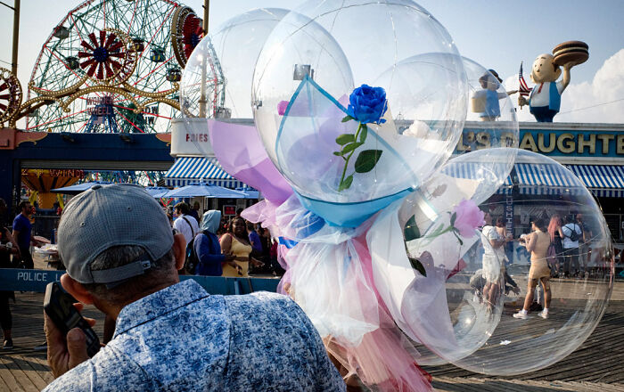 39 Powerful Street Photography Shots By This New York-Based Photographer 39 Powerful Street Photography Shots By This New York-Based Photographer
