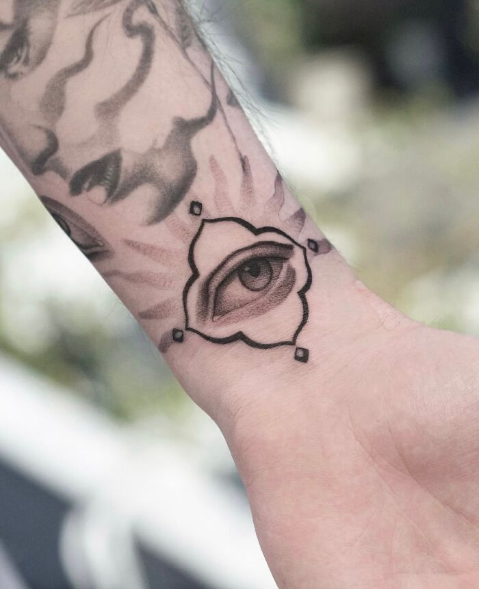 I Designed 22 Surreal Eye-Themed Tattoos That Hide Entire Worlds Behind A Single Gaze I Designed 22 Surreal Eye-Themed Tattoos That Hide Entire Worlds Behind A Single Gaze