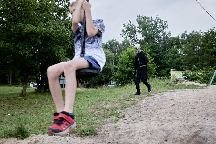 65 Street Photos Capturing Funny Coincidences And Unexpected Moments From Everyday Life By Janusz Jurek