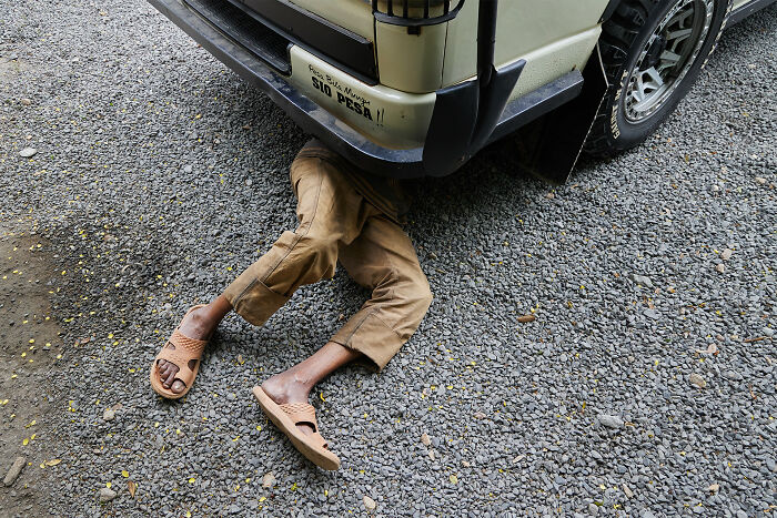65 Street Photos Capturing Funny Coincidences And Unexpected Moments From Everyday Life By Janusz Jurek