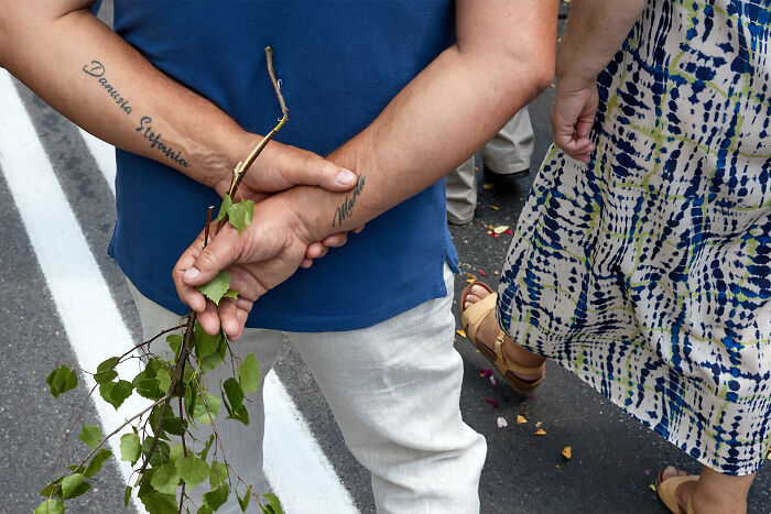 65 Street Photos Capturing Funny Coincidences And Unexpected Moments From Everyday Life By Janusz Jurek
