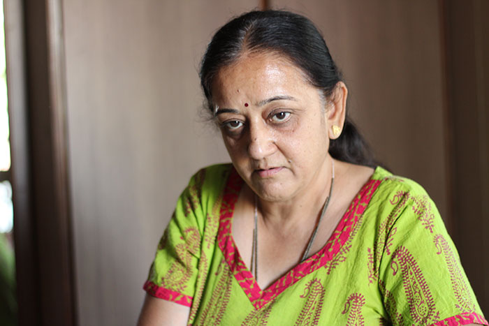 Karen Shames Guy For Eating Meat Near Her, Claims He Ruined Her Religion, Pilot Intervenes
