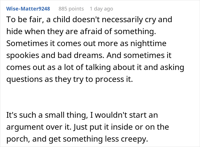 Parents Believe Creepy Clown Doormat Is Too Scary For Their Young Son, Start Crossing Boundaries Parents Believe Creepy Clown Doormat Is Too Scary For Their Young Son, Start Crossing Boundaries