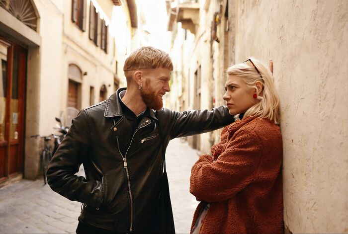 35 Annoying Things Tourists Keep Doing Abroad That Locals Simply Can’t Stand 35 Annoying Things Tourists Keep Doing Abroad That Locals Simply Can’t Stand
