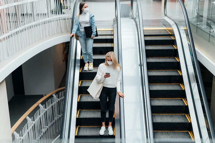 35 Annoying Things Tourists Keep Doing Abroad That Locals Simply Can’t Stand 35 Annoying Things Tourists Keep Doing Abroad That Locals Simply Can’t Stand
