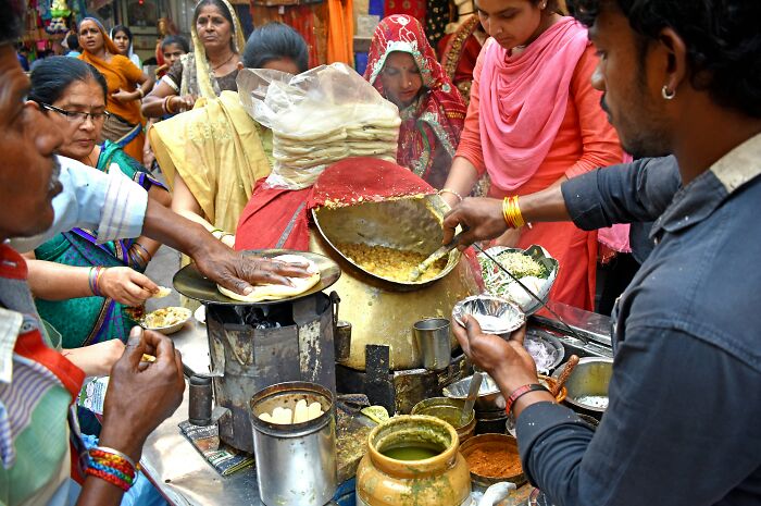 35 Annoying Things Tourists Keep Doing Abroad That Locals Simply Can’t Stand 35 Annoying Things Tourists Keep Doing Abroad That Locals Simply Can’t Stand