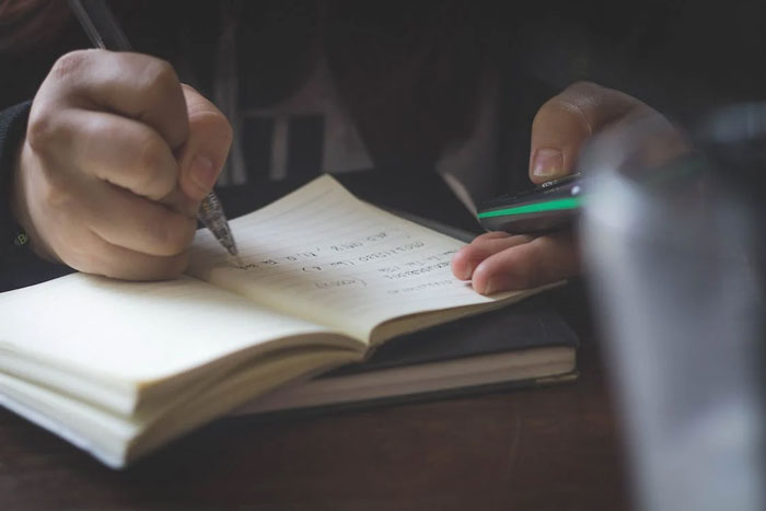 “The Way They Panicked Was Kind Of Cute”: Teacher Gets Petty Revenge On Cheating Students