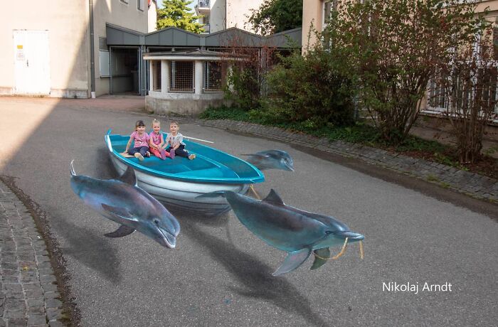 This Artist Turns Ordinary Streets Into Deep Holes, Oceans, And Wild Illusions (75 Pics)