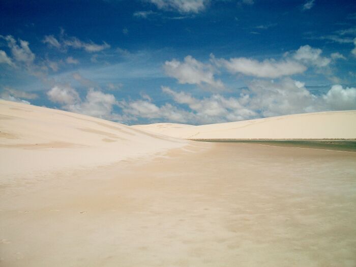 61 Stunning Views That Feel Like They Belong In Completely Different Parts Of The World