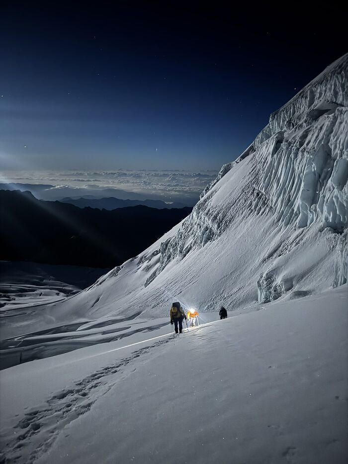 61 Stunning Views That Feel Like They Belong In Completely Different Parts Of The World
