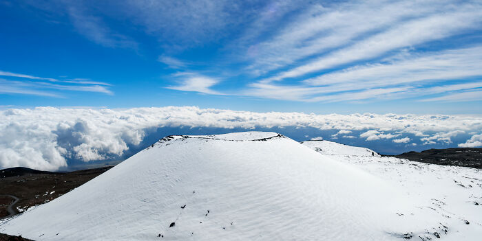 61 Stunning Views That Feel Like They Belong In Completely Different Parts Of The World