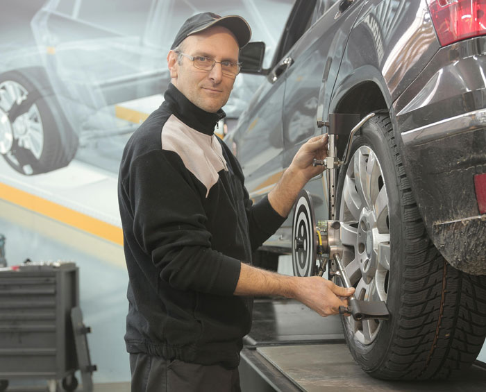Idiot Veteran Takes It Too Far After Not Getting Cheap Service, The Mechanic Teaches Him An Expensive Lesson Idiot Veteran Takes It Too Far After Not Getting Cheap Service, The Mechanic Teaches Him An Expensive Lesson