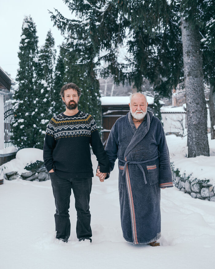 This Photographer Asked Fathers And Sons To Hold Hands In 15 Countries, And The Results Are Deeply Emotional This Photographer Asked Fathers And Sons To Hold Hands In 15 Countries, And The Results Are Deeply Emotional