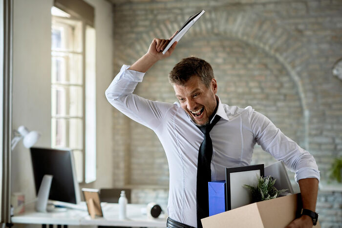 45 Unexpected Disasters That Happened When Someone Left The Room For A Few Minutes