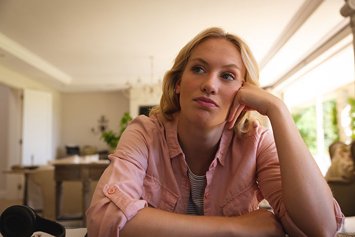 Man Humiliates GF In Front Of Potential Business Partner, Acts Surprised It Has Consequences Man Humiliates GF In Front Of Potential Business Partner, Acts Surprised It Has Consequences