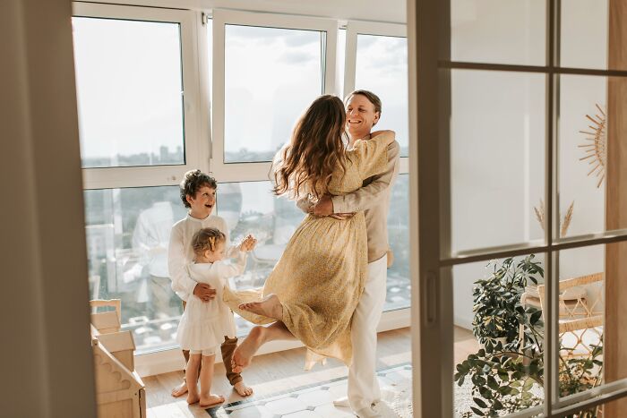 Relationship Expert Reveals 17 Green Flags That Matter More Than Big Romantic Gestures Relationship Expert Reveals 17 Green Flags That Matter More Than Big Romantic Gestures