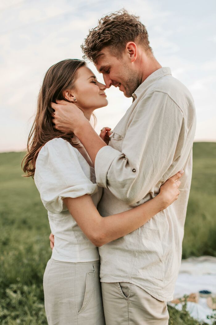 Relationship Expert Reveals 17 Green Flags That Matter More Than Big Romantic Gestures Relationship Expert Reveals 17 Green Flags That Matter More Than Big Romantic Gestures