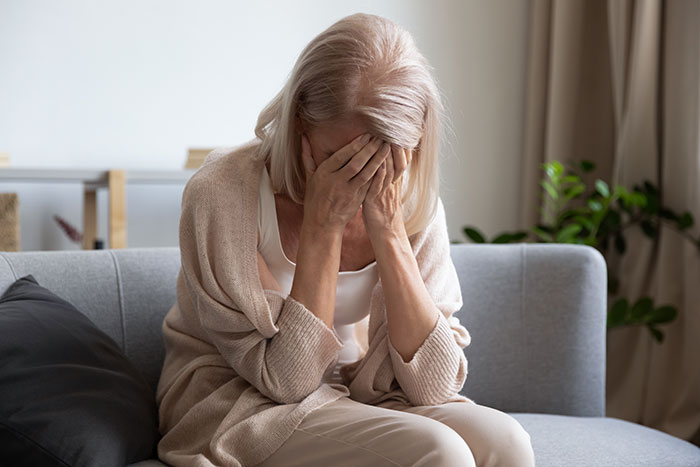 Cancer Battle Turns Into Heartbreak As Hubs Walks Out, Wife Faces Illness And Survival Alone Cancer Battle Turns Into Heartbreak As Hubs Walks Out, Wife Faces Illness And Survival Alone