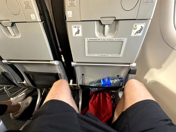 Passenger&rsquo;s Bare-Foot Behavior Leaves Pregnant Woman Shocked: &ldquo;I Saw Something That I Have Never Seen Before&rdquo;