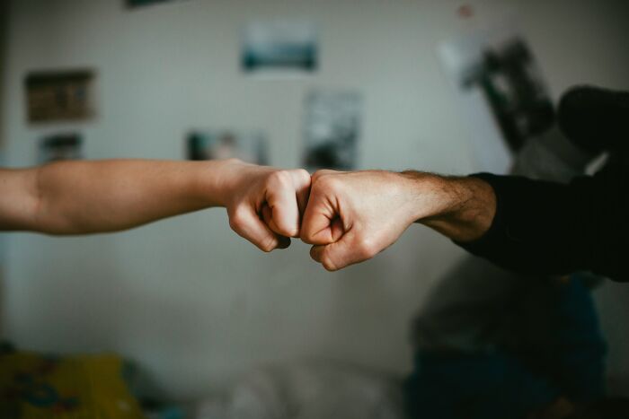 Parenting Expert Shares 25 Everyday Behaviors That Can Affect Children More Than Adults Realize Parenting Expert Shares 25 Everyday Behaviors That Can Affect Children More Than Adults Realize