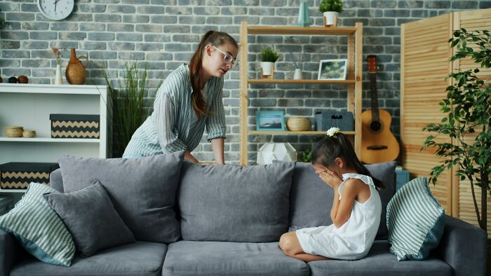 Parenting Expert Shares 25 Everyday Behaviors That Can Affect Children More Than Adults Realize Parenting Expert Shares 25 Everyday Behaviors That Can Affect Children More Than Adults Realize